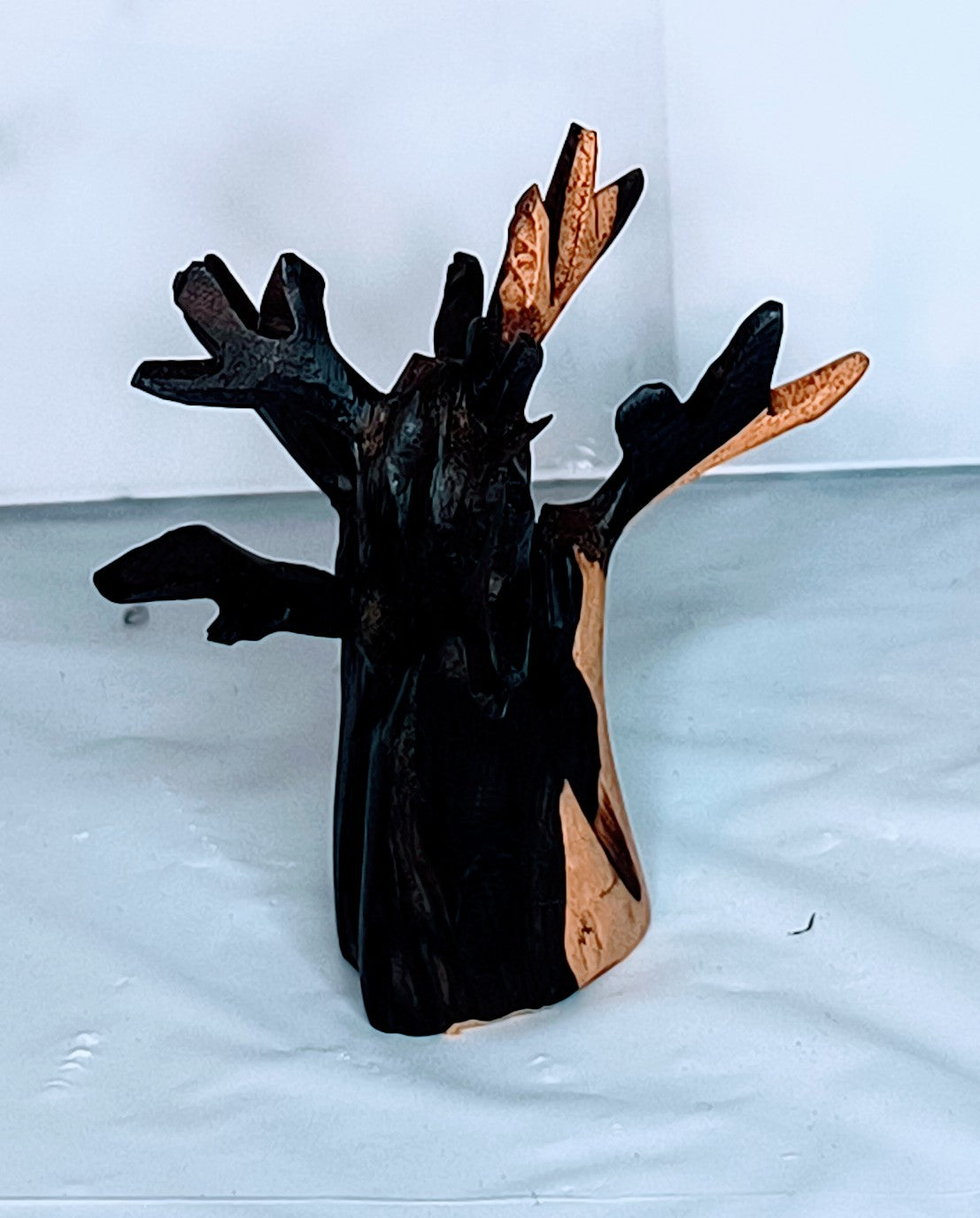 Arbres en bois d'ébène