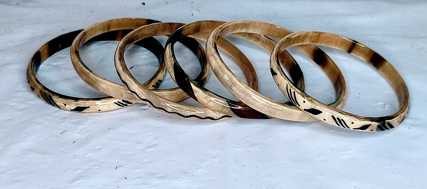 Petits bracelets en cornes de bœuf
