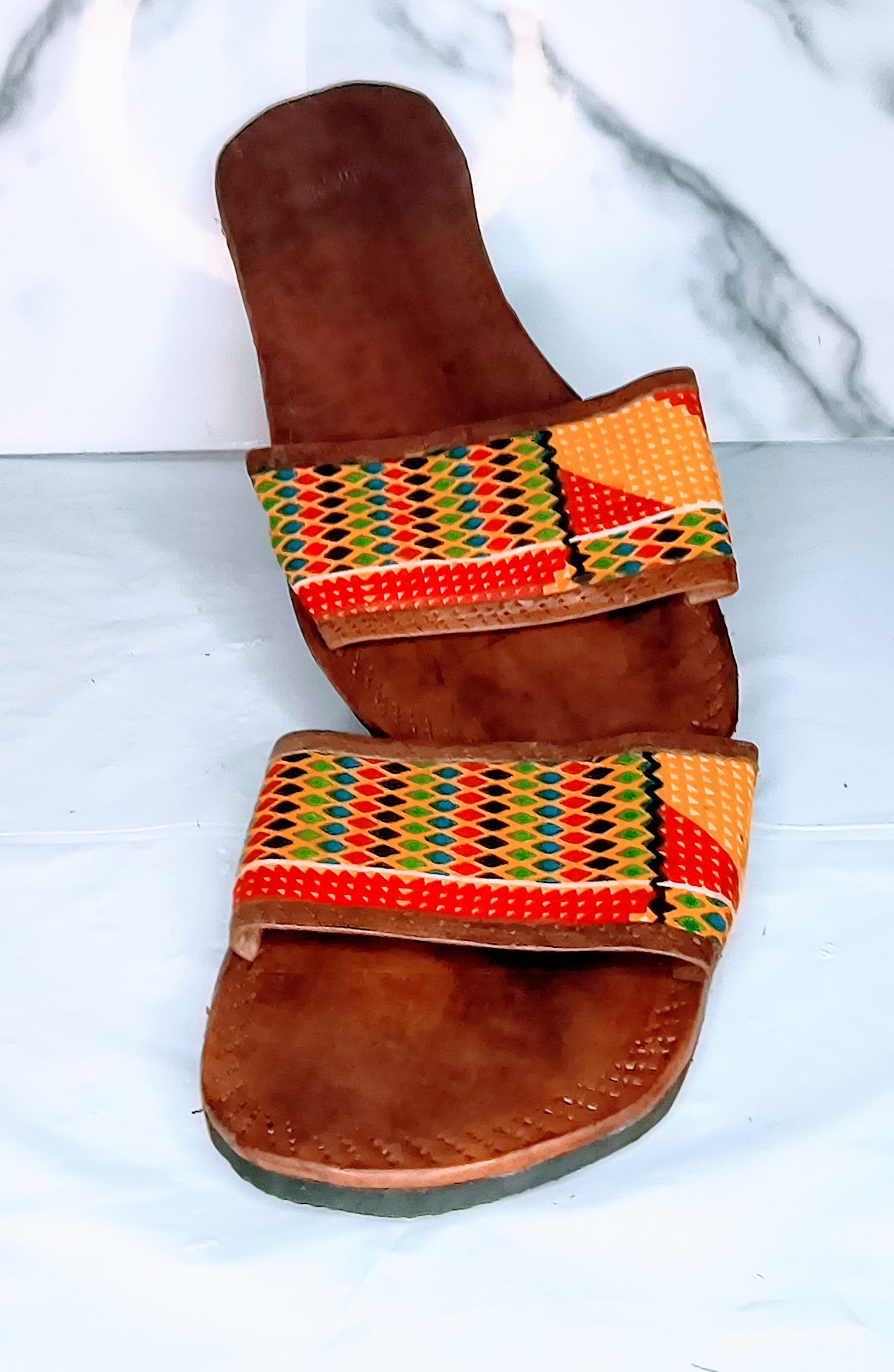 Sandales en cuir et wax