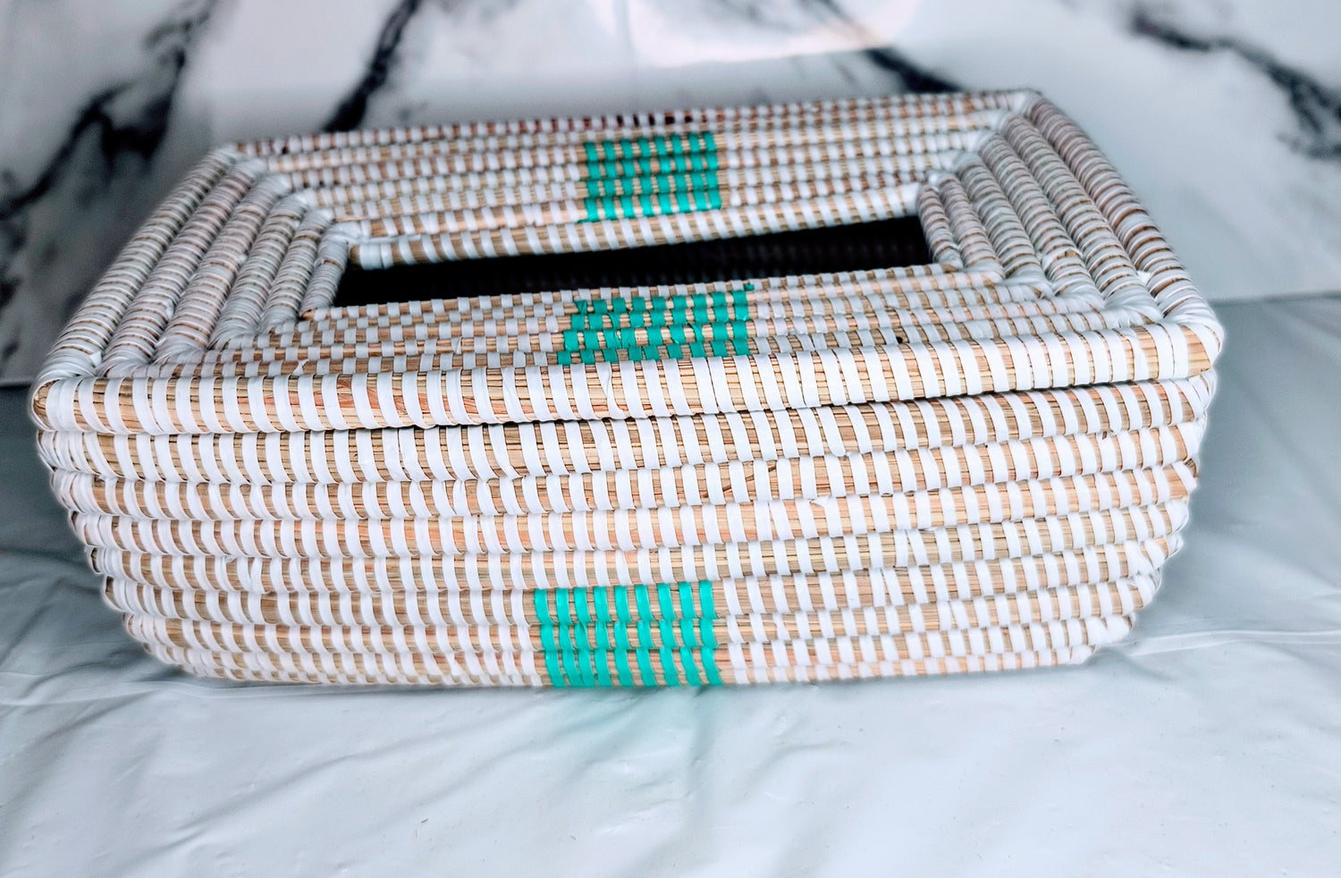 Panier porte-mouchoirs à carreaux