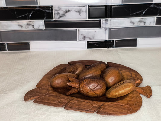 Plateau de fruits en bois