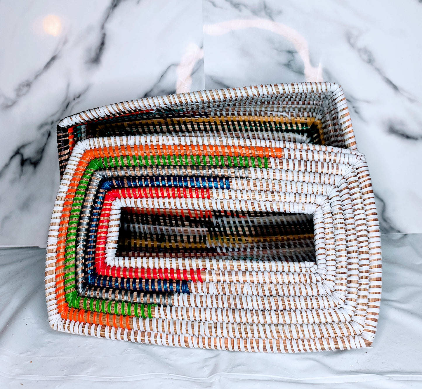 Panier porte-mouchoirs