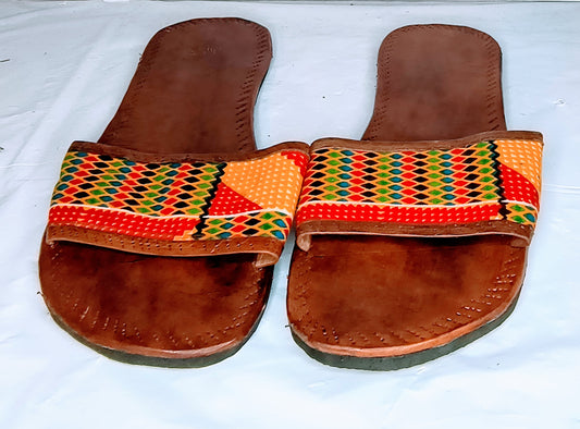 Sandales en cuir et wax