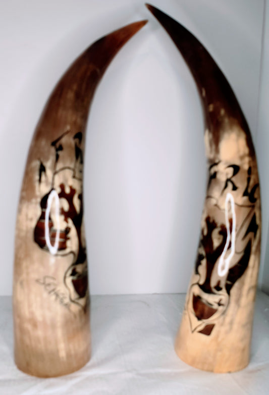 Cornes de bœuf décorées