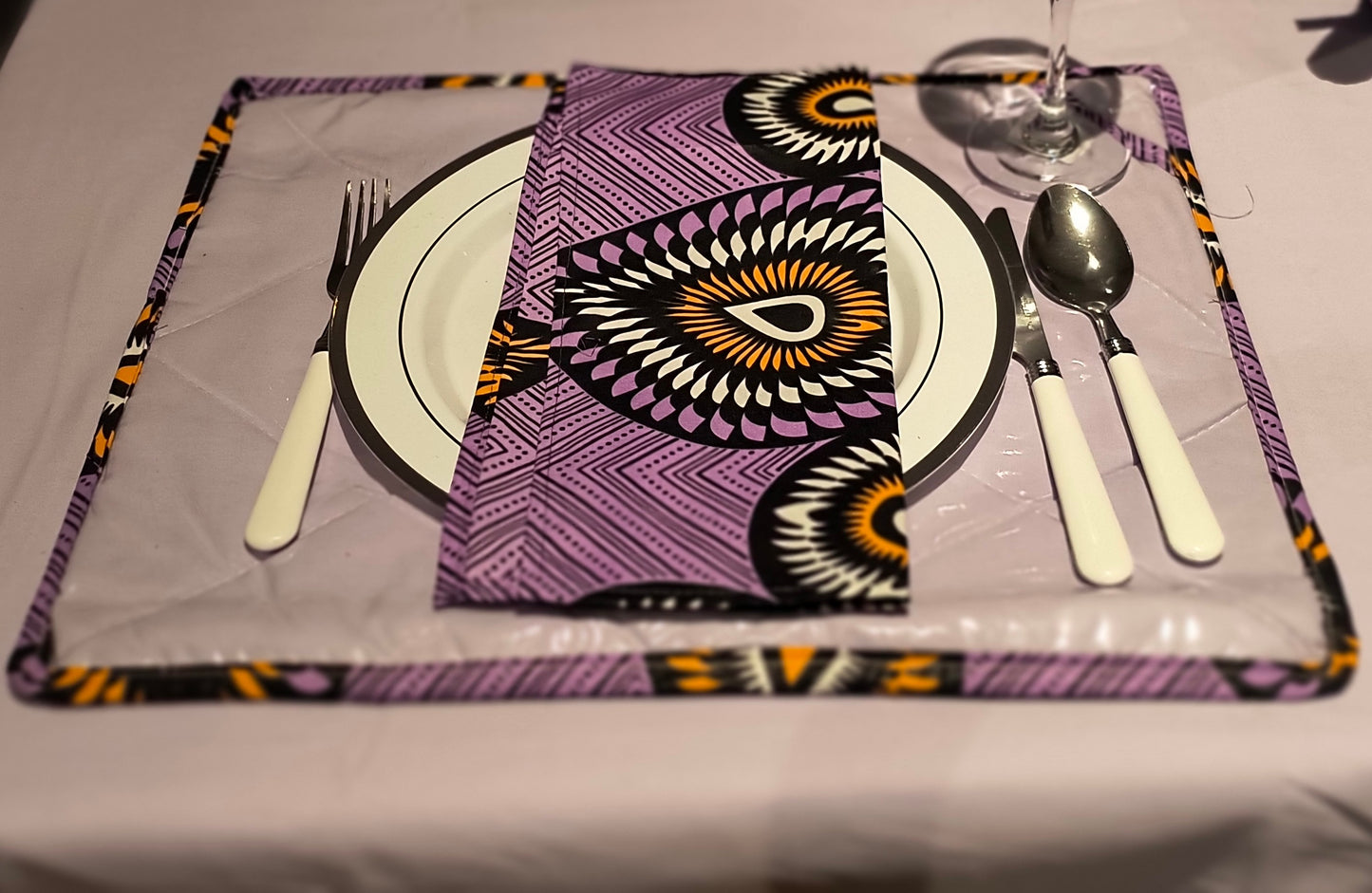 Nappe de table violette
